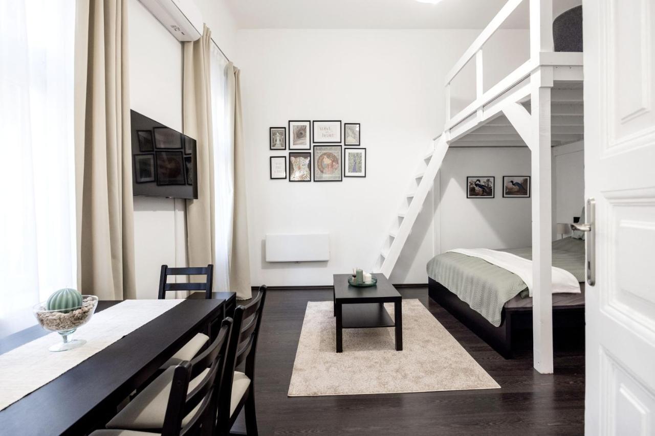 ブダペストCharming Downtown Hideaway Steps From New York Cafe!アパートメント エクステリア 写真